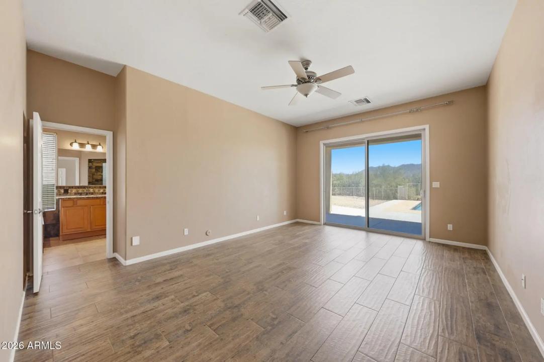 Real Estate Picture 12