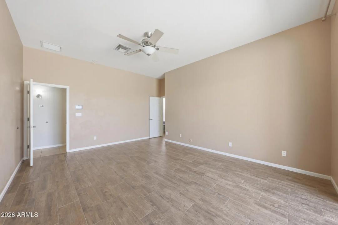 Real Estate Picture 14