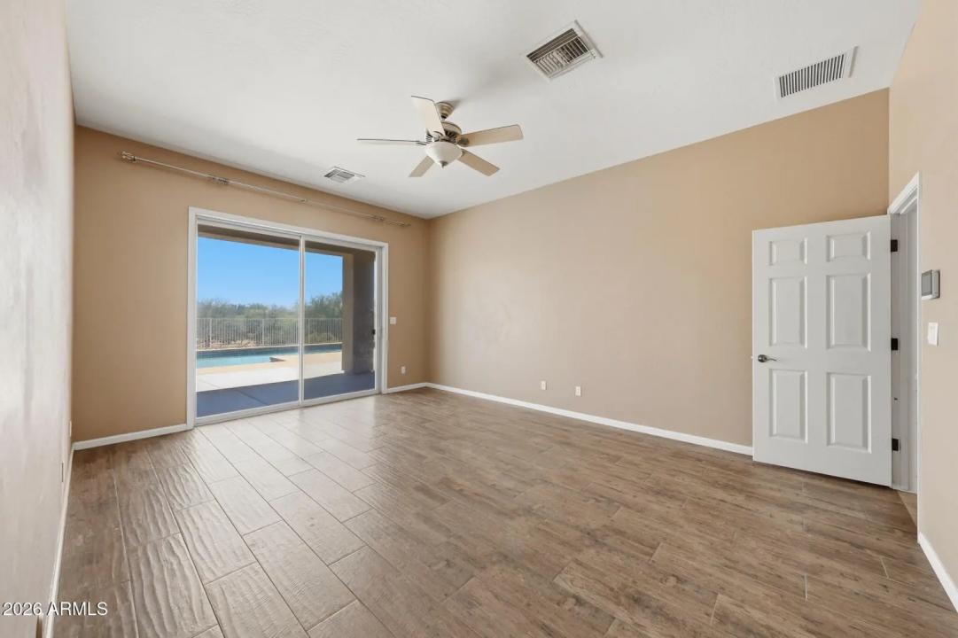 Real Estate Picture 15