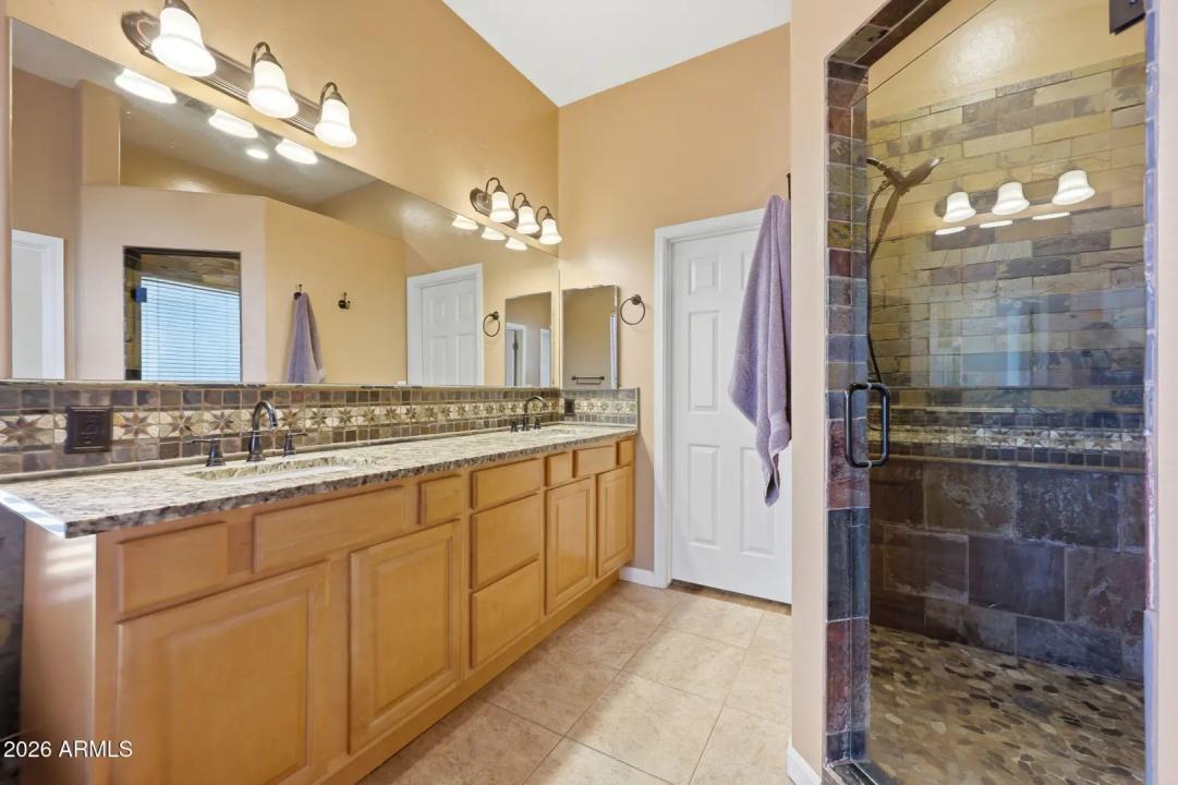 Real Estate Picture 17