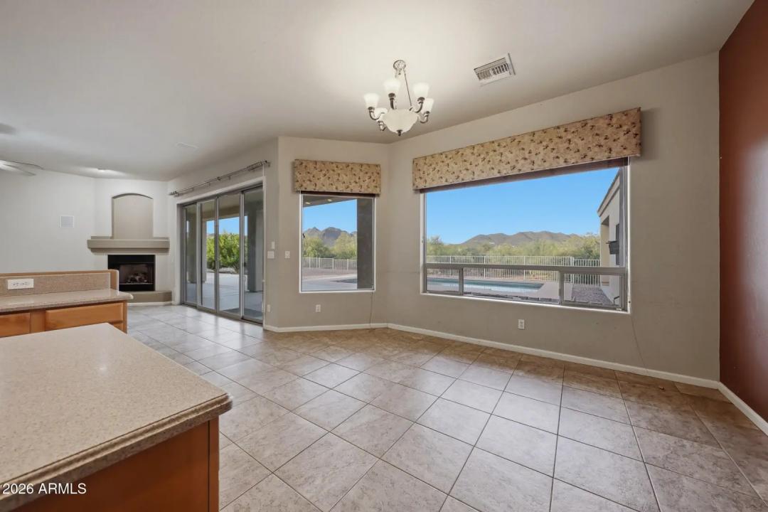 Real Estate Picture 18