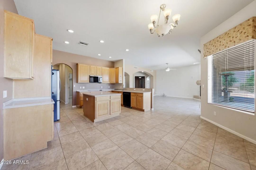 Real Estate Picture 37