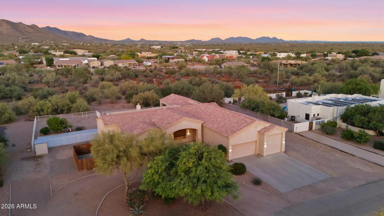 Real Estate Picture 3