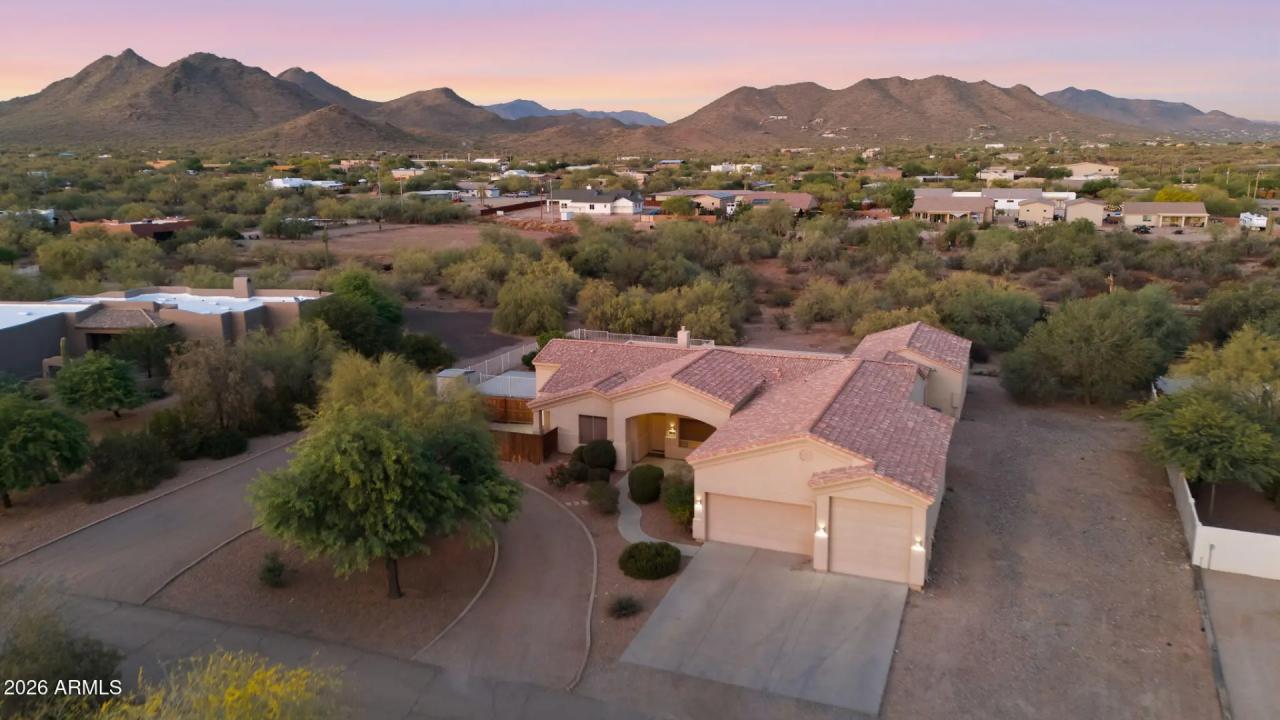 Real Estate Picture 4