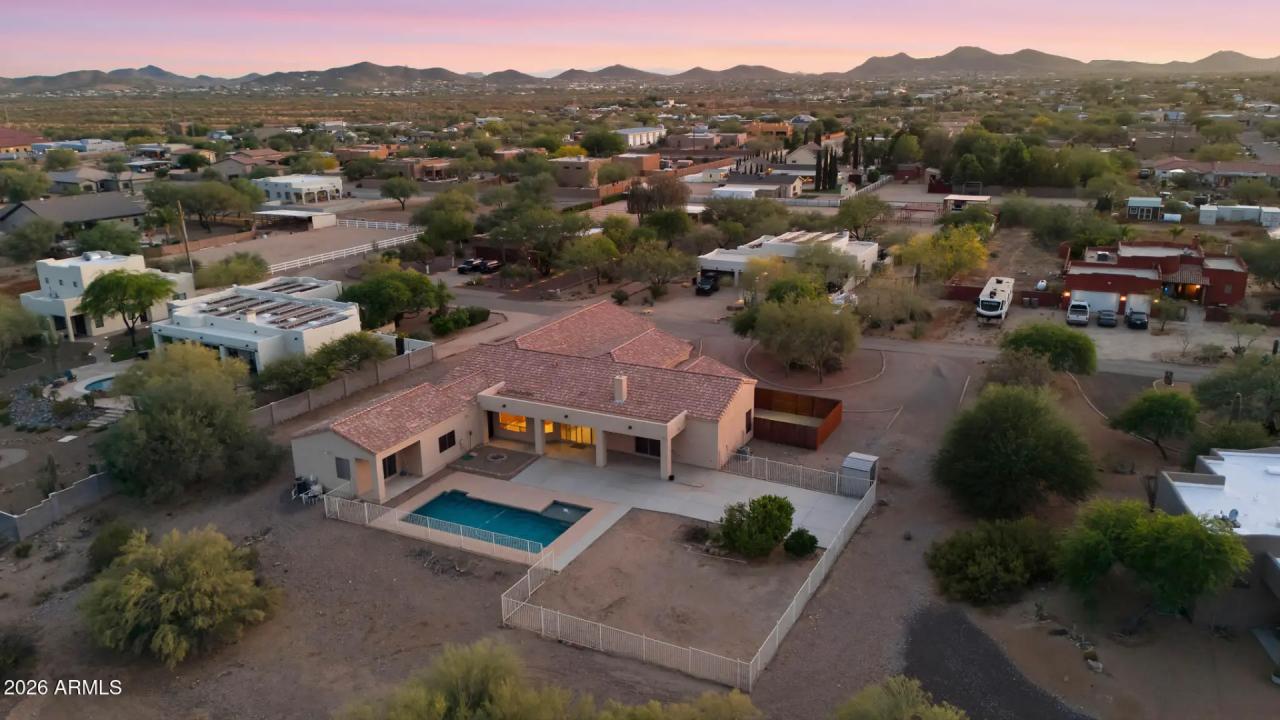 Real Estate Picture 6