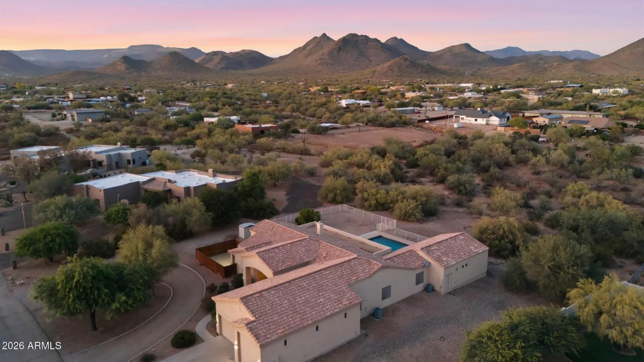 Real Estate Picture 9