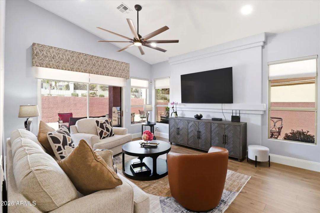 Real Estate Picture 9