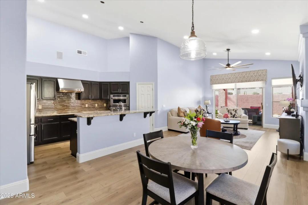 Real Estate Picture 6