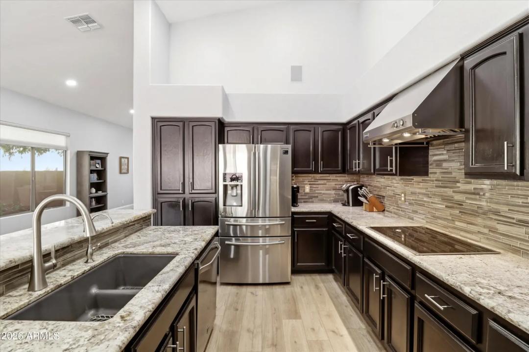 Real Estate Picture 8