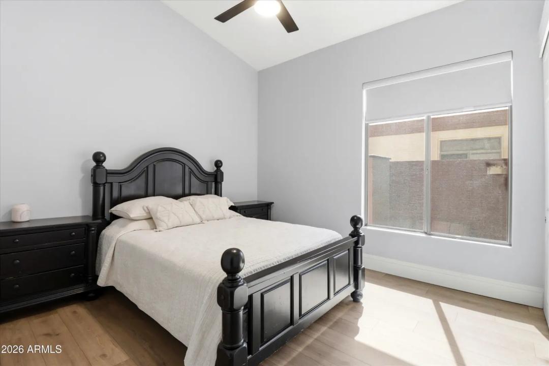 Real Estate Picture 14