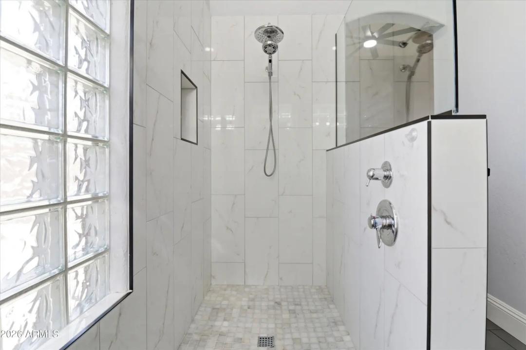 Real Estate Picture 13