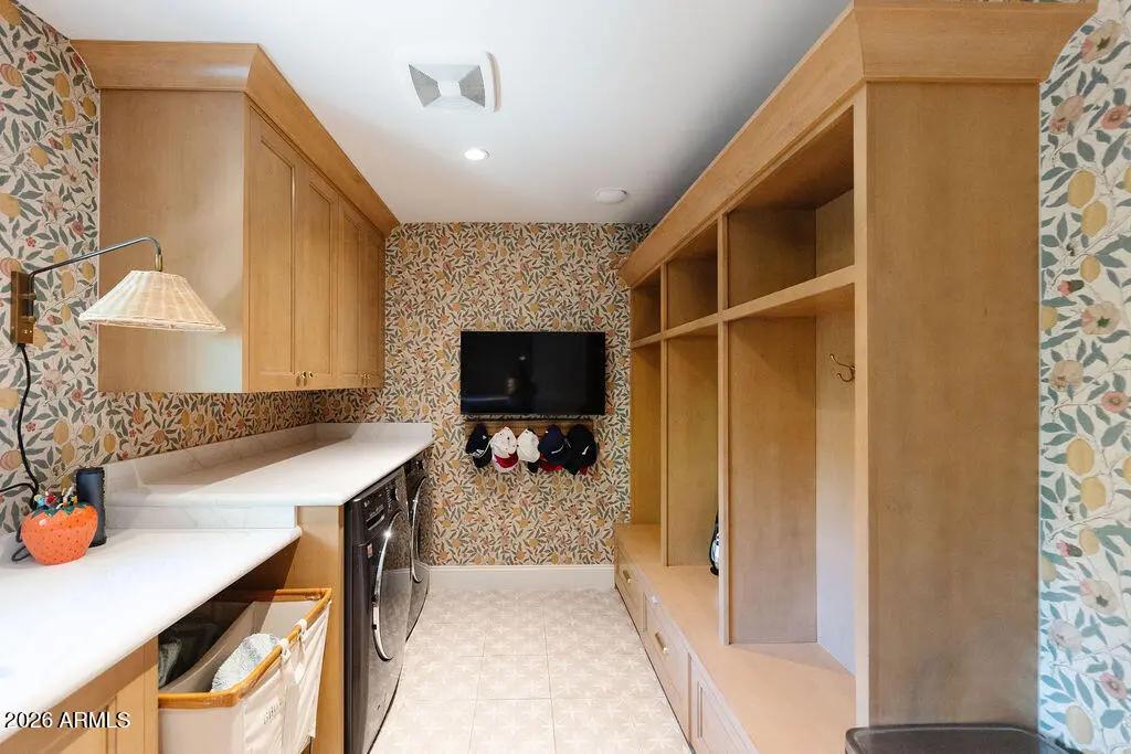 Real Estate Picture 16