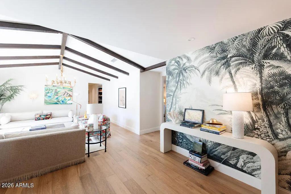 Real Estate Picture 10
