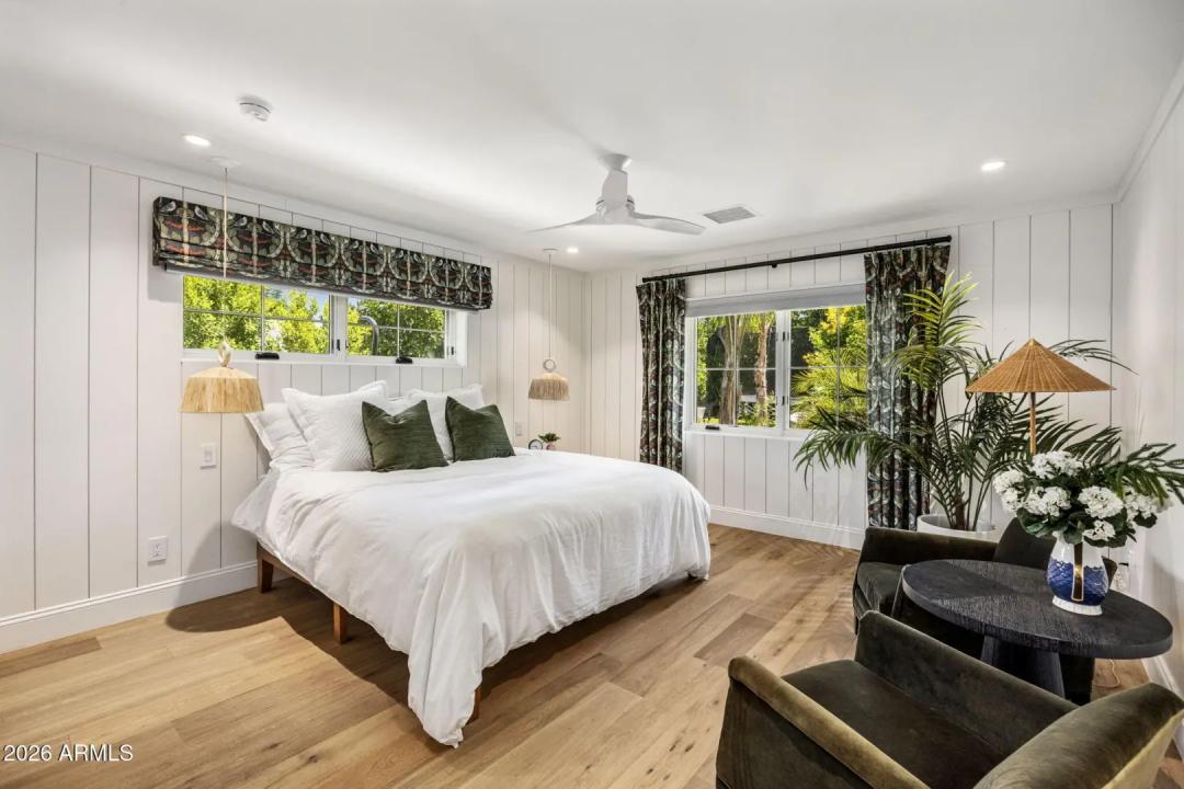 Real Estate Picture 16