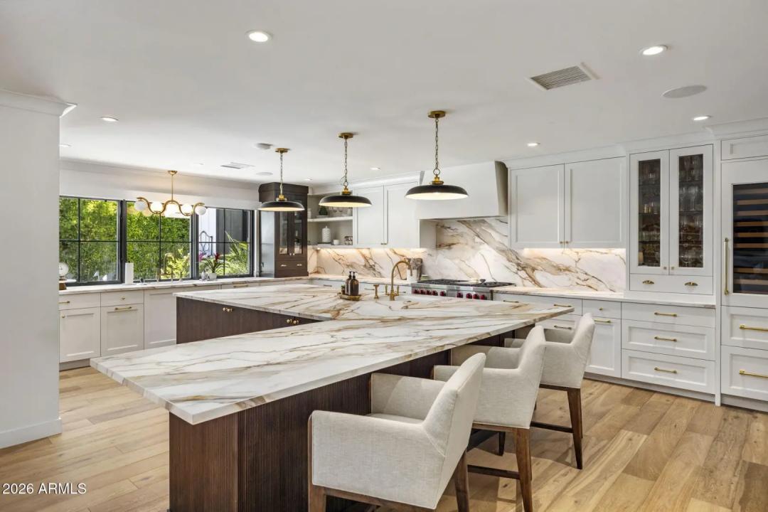 Real Estate Picture 3