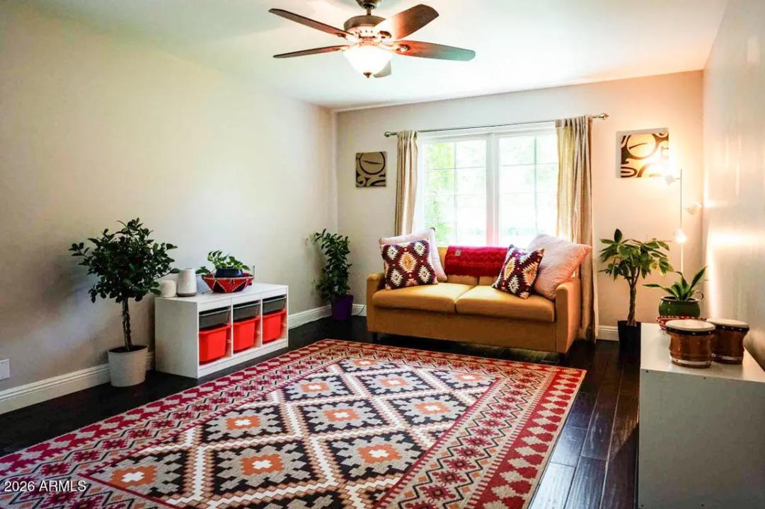 Real Estate Picture 18