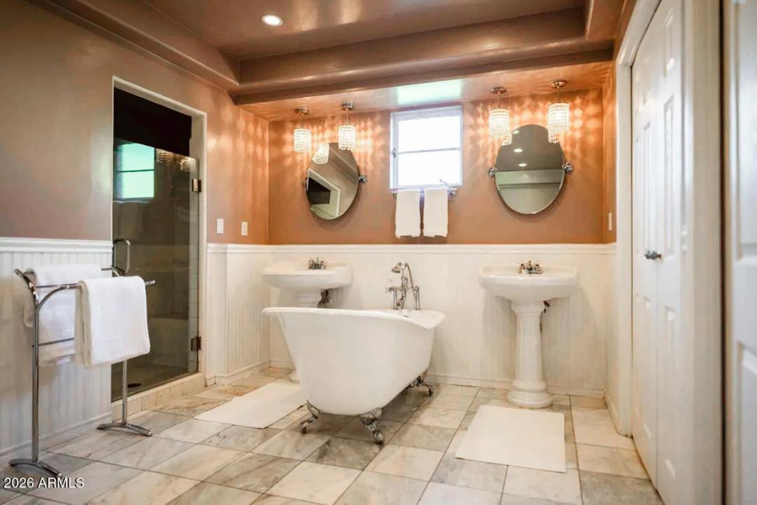 Real Estate Picture 13