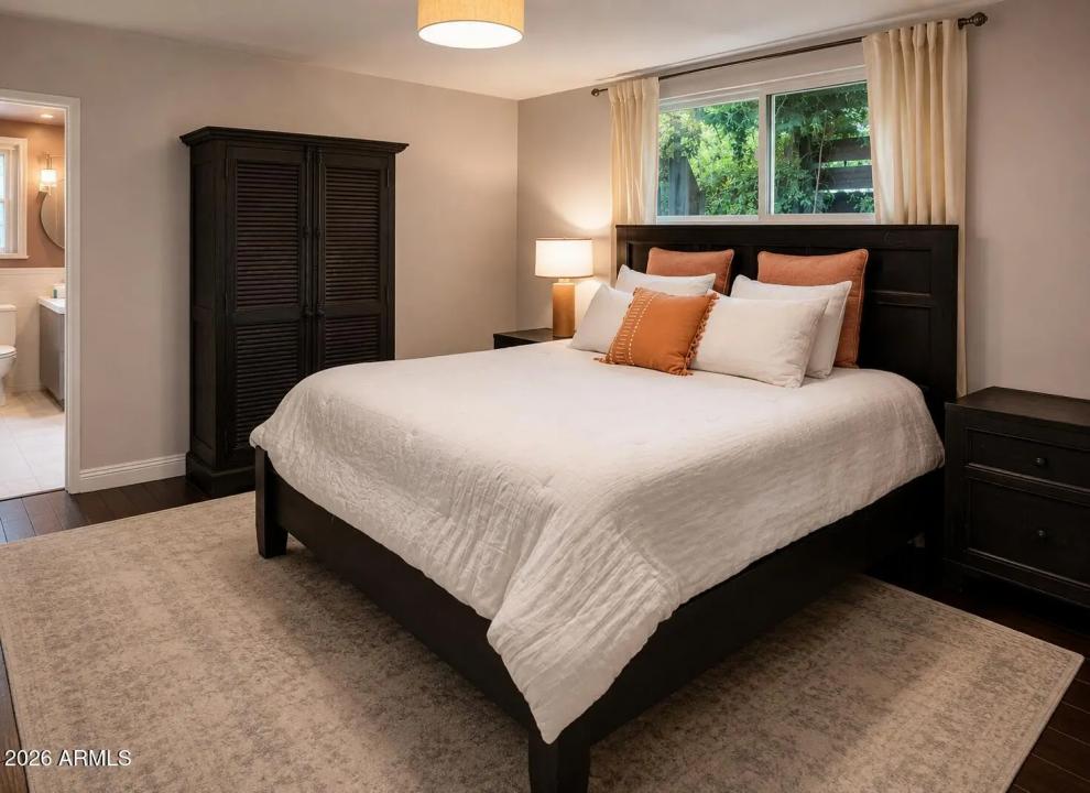 Real Estate Picture 11