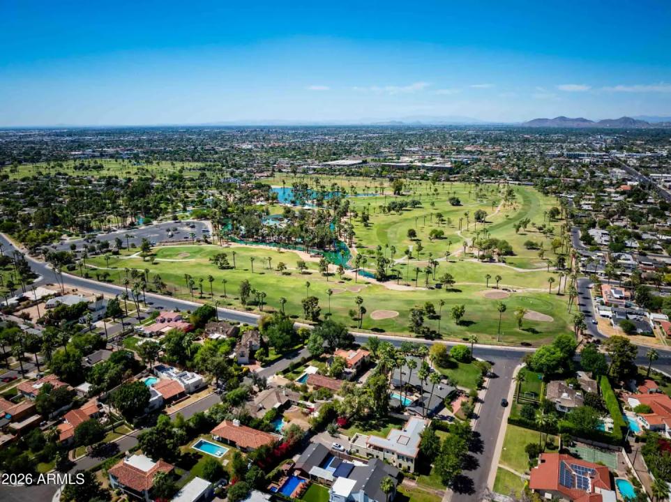 Real Estate Picture 30
