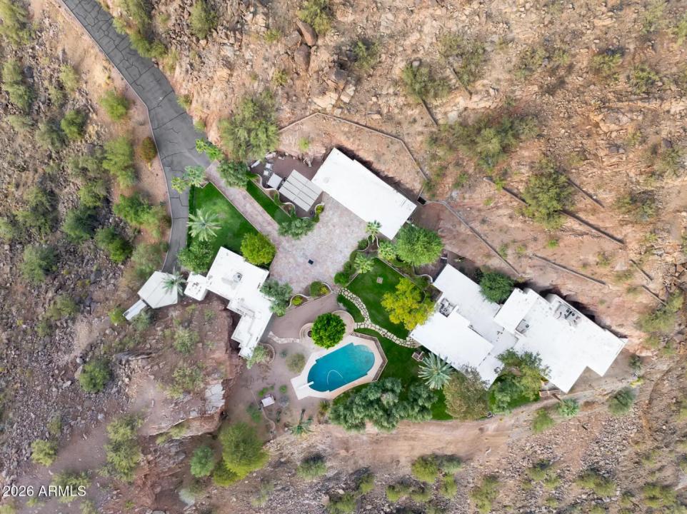 Real Estate Picture 7