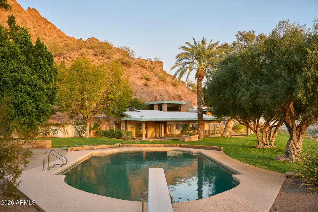 Real Estate Picture 6