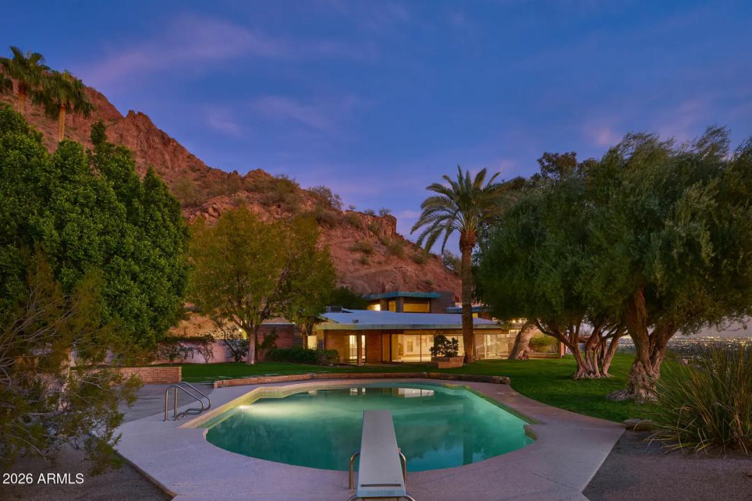 Real Estate Picture 11