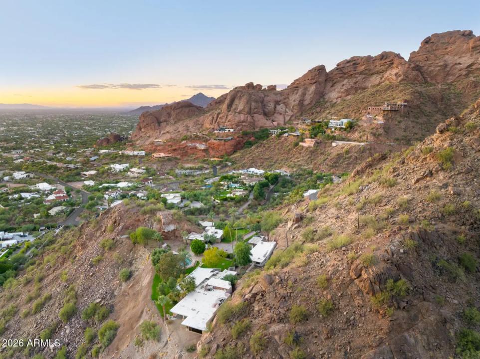 Real Estate Picture 16