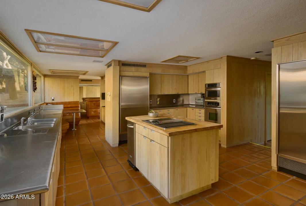 Real Estate Picture 30
