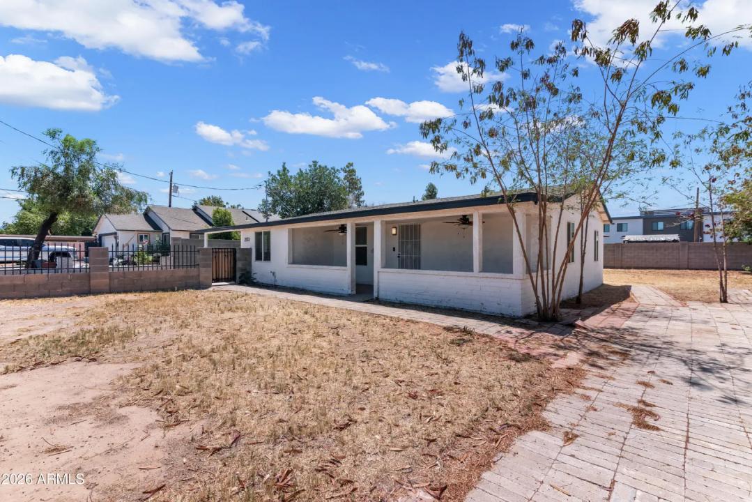Real Estate Picture 6