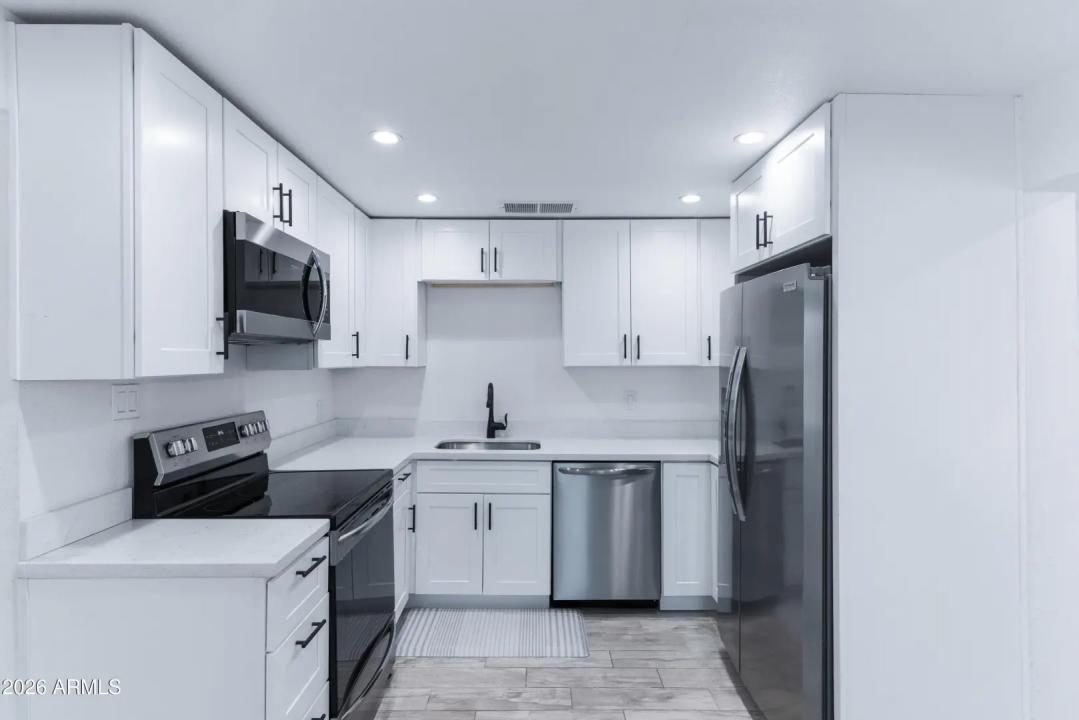 Real Estate Picture 11