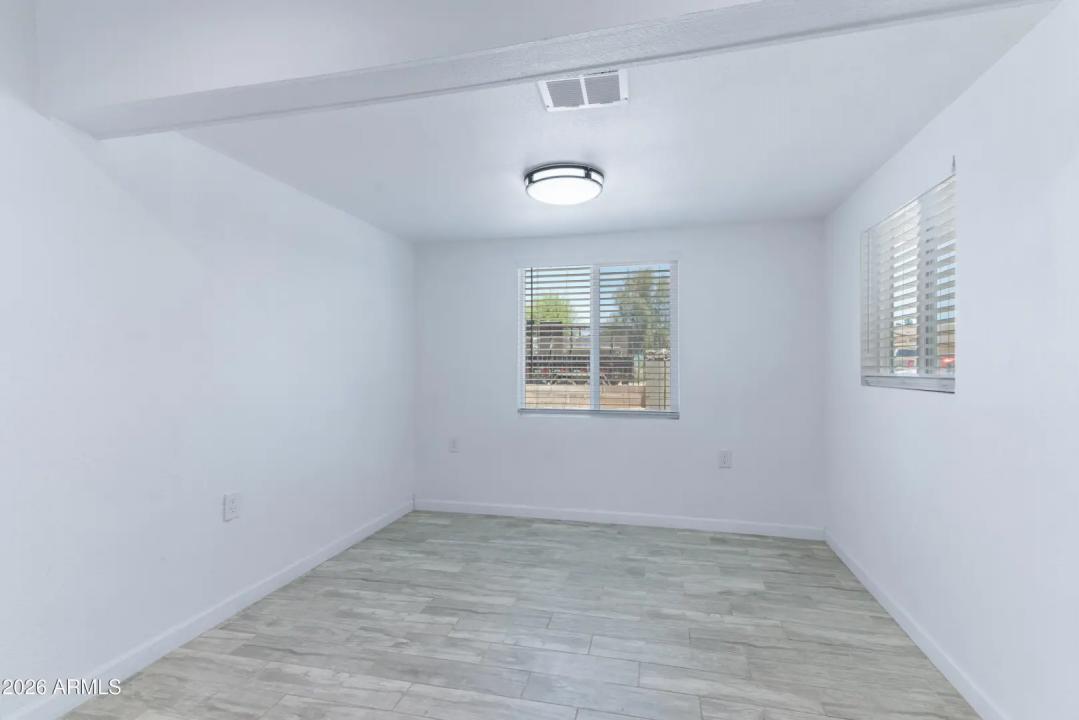 Real Estate Picture 15