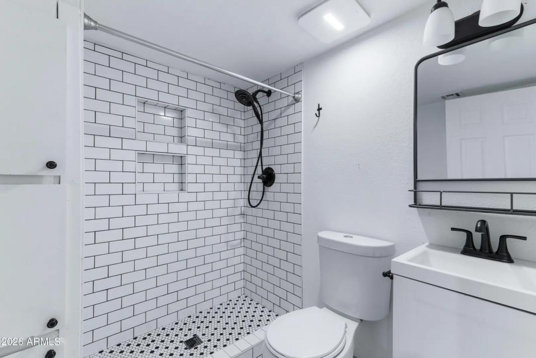 Real Estate Picture 22
