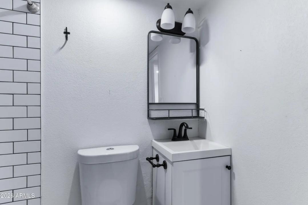 Real Estate Picture 23