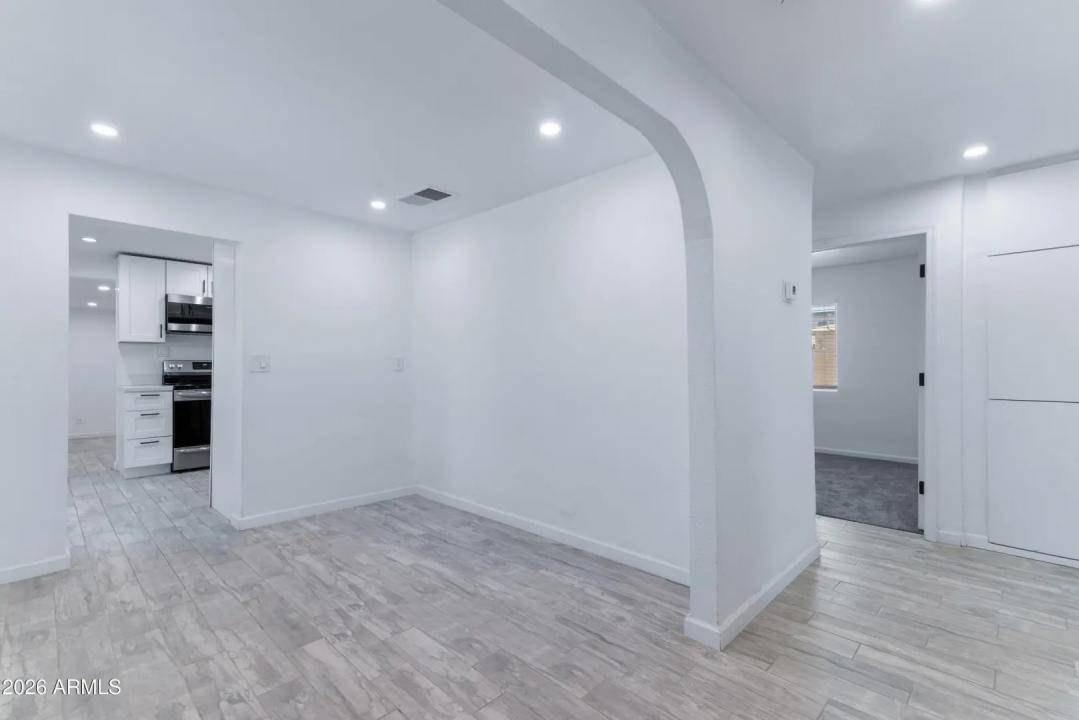 Real Estate Picture 24