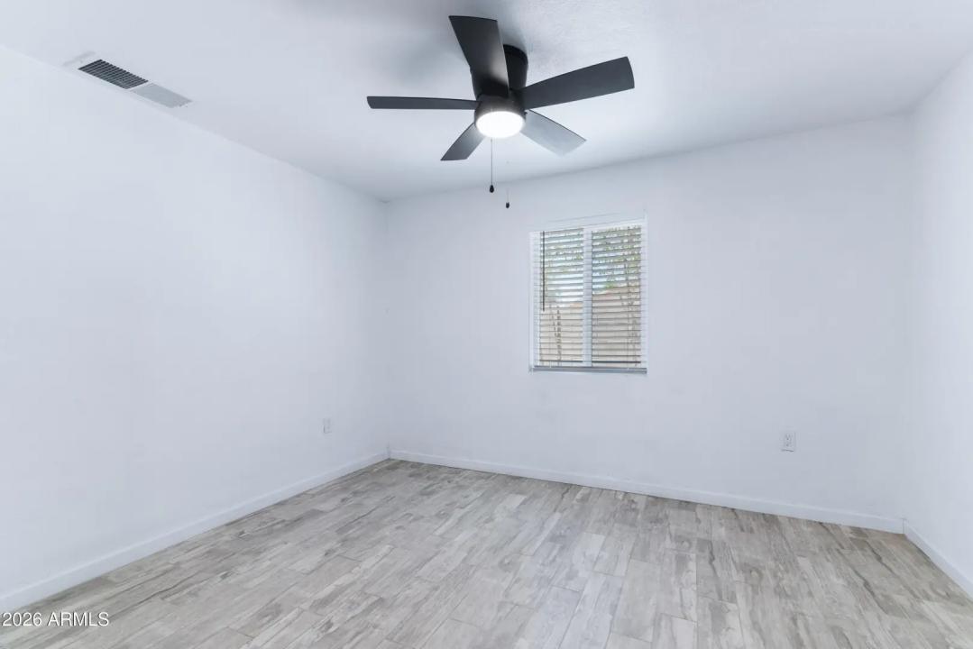 Real Estate Picture 26