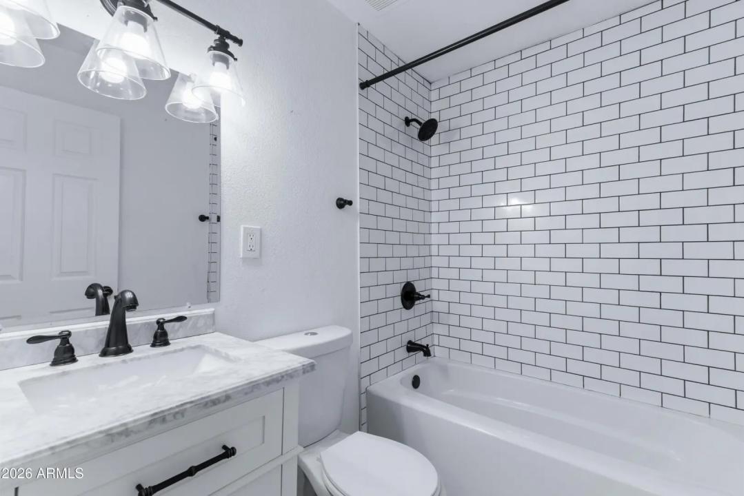 Real Estate Picture 29