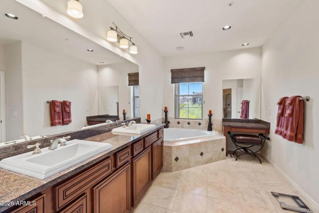 Real Estate Picture 28