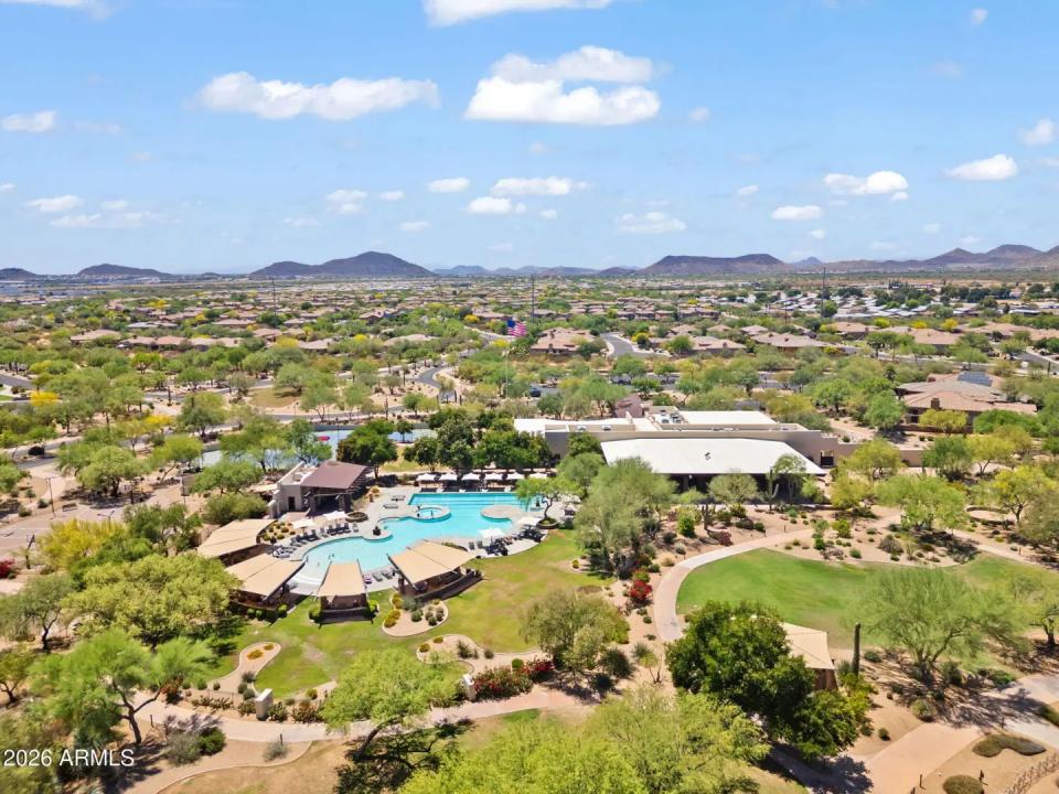 Real Estate Picture 37