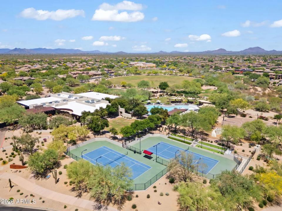 Real Estate Picture 38