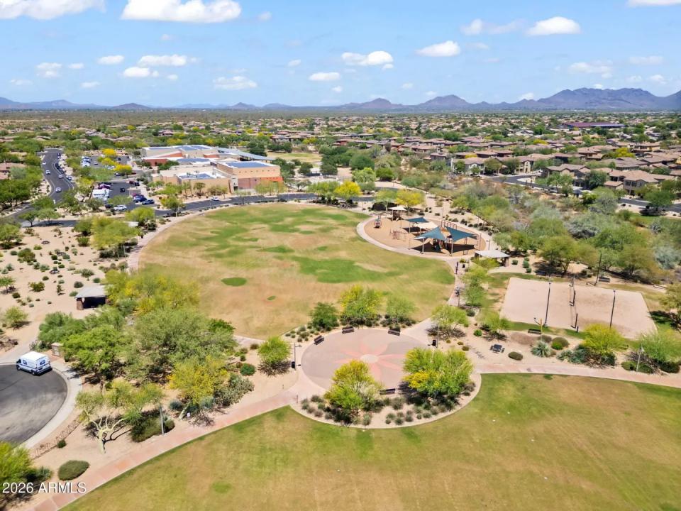 Real Estate Picture 40