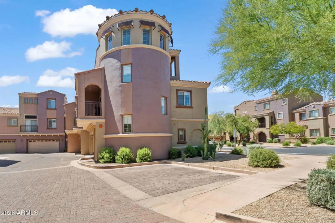 Real Estate Picture 3
