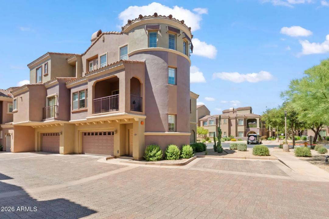 Real Estate Picture 4