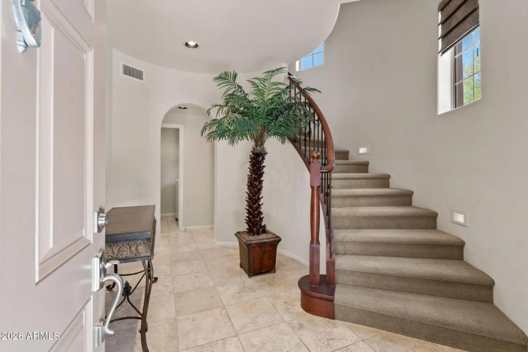 Real Estate Picture 6