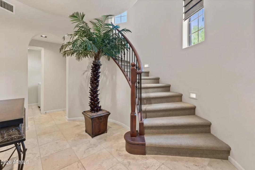 Real Estate Picture 7