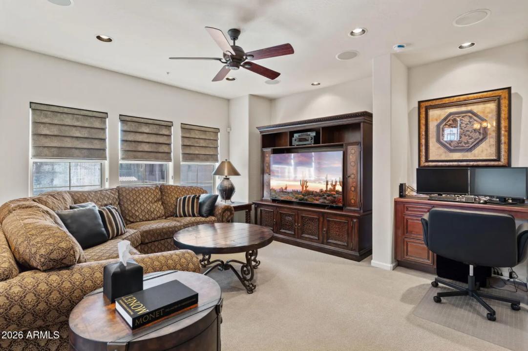 Real Estate Picture 10