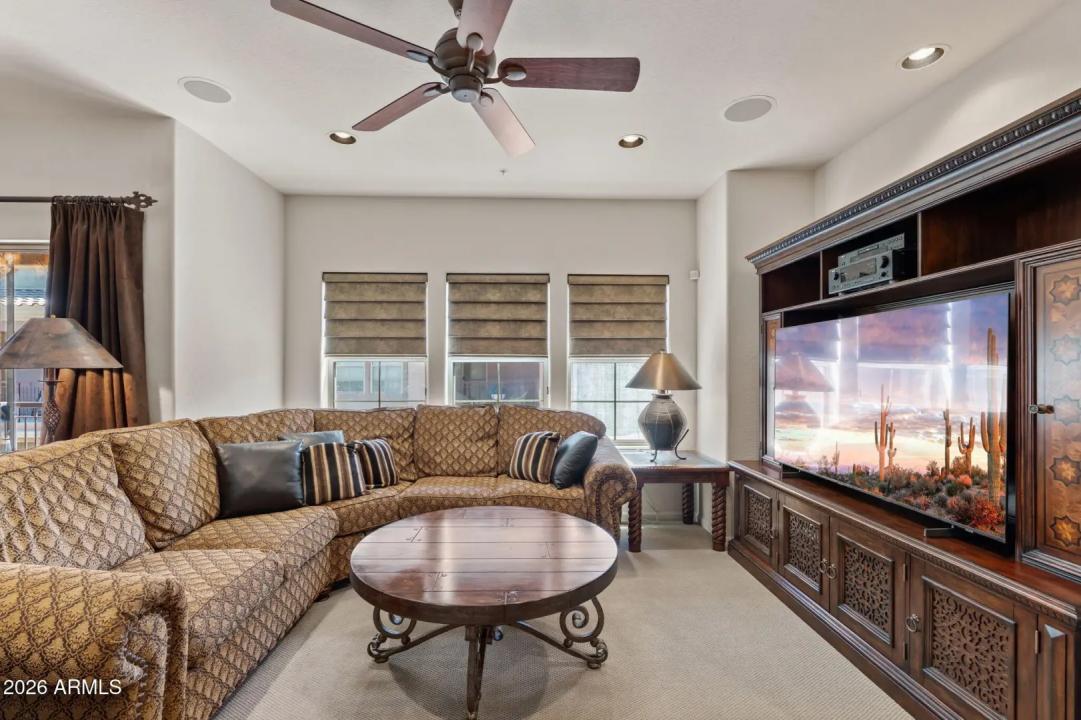 Real Estate Picture 12