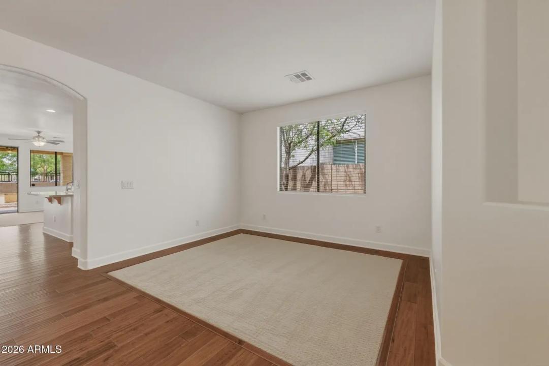 Real Estate Picture 8