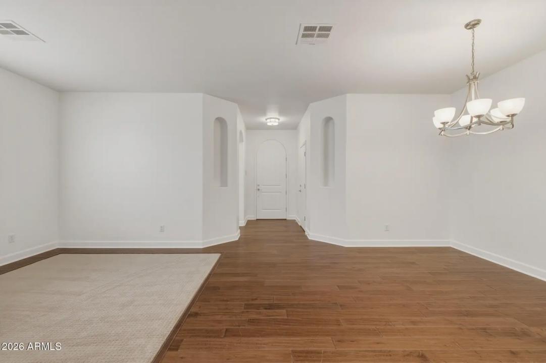 Real Estate Picture 9