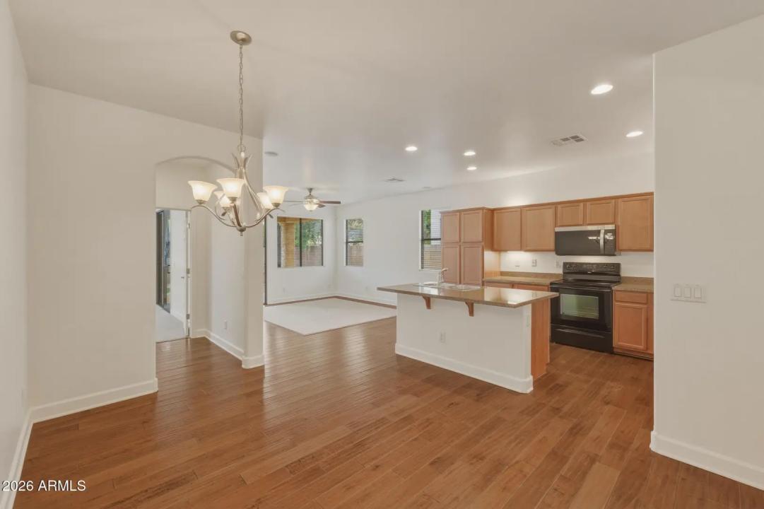 Real Estate Picture 11