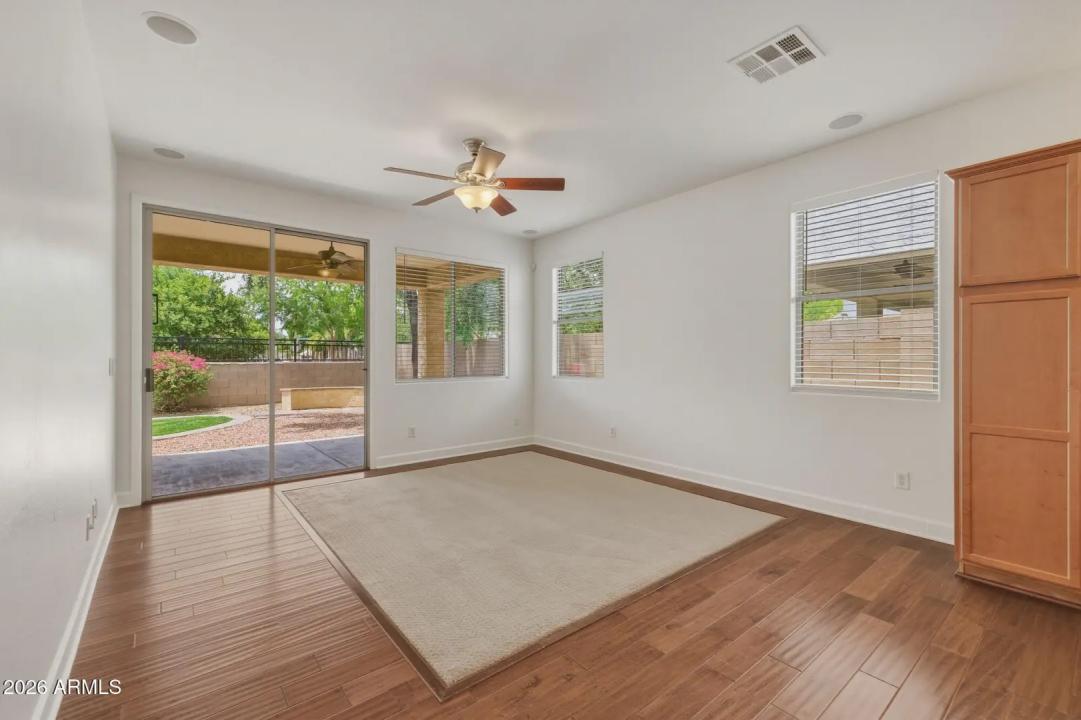 Real Estate Picture 16